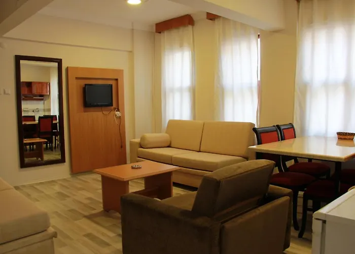 Luxor Apartmanhotel *